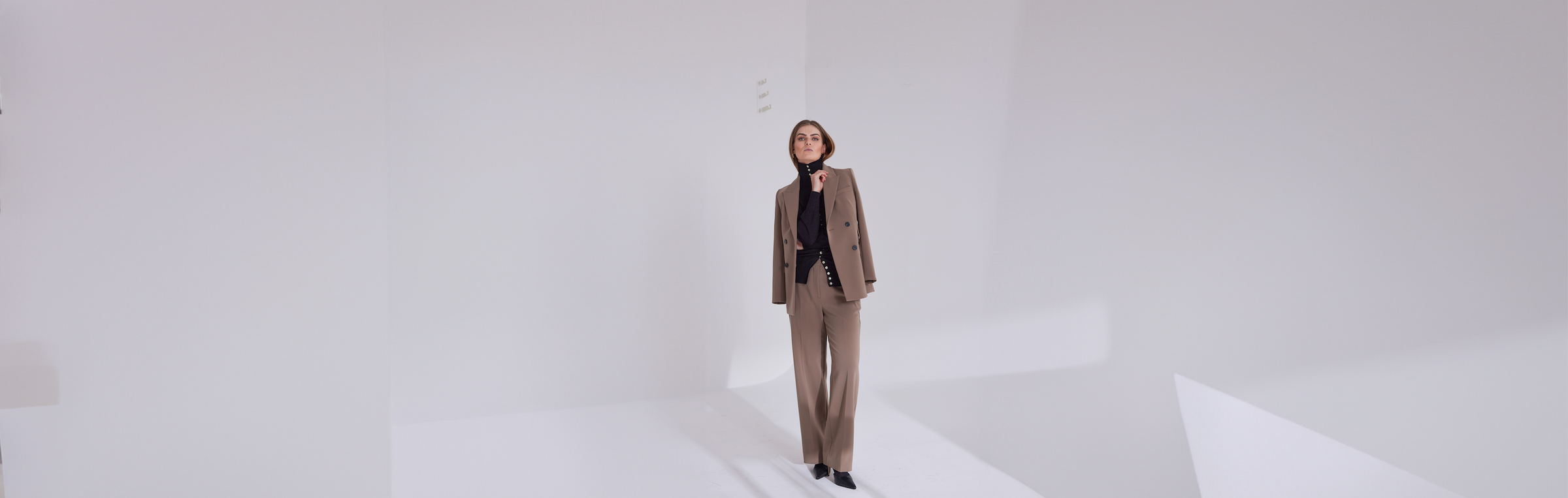 VIP MID SEASON SALE - 40% 0N PRE SPRING25
