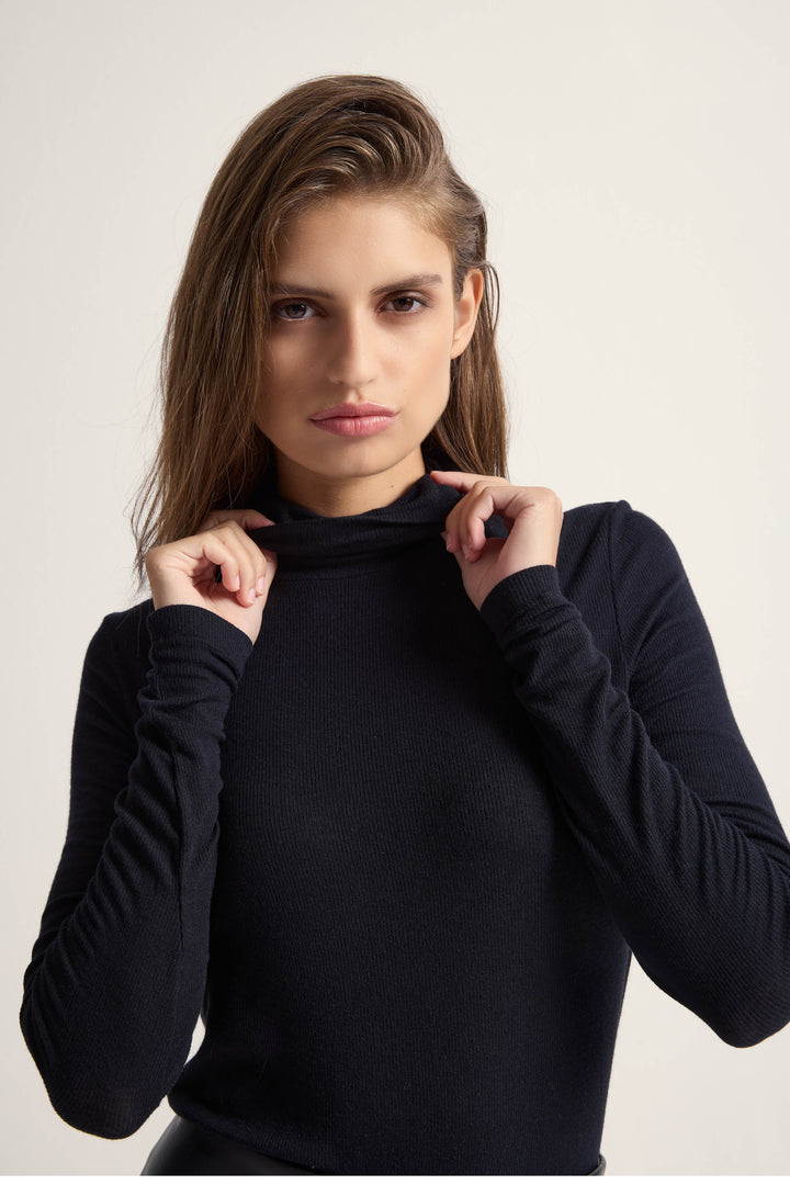 Bruuns Bazaar Women AngelaBB Roll neck T-shirts Dark Brown