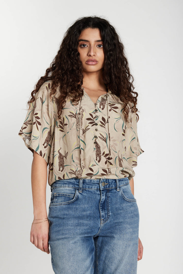 Bruuns Bazaar Women BarcellaBBKarly blouse Blouse Vanilla Tiger