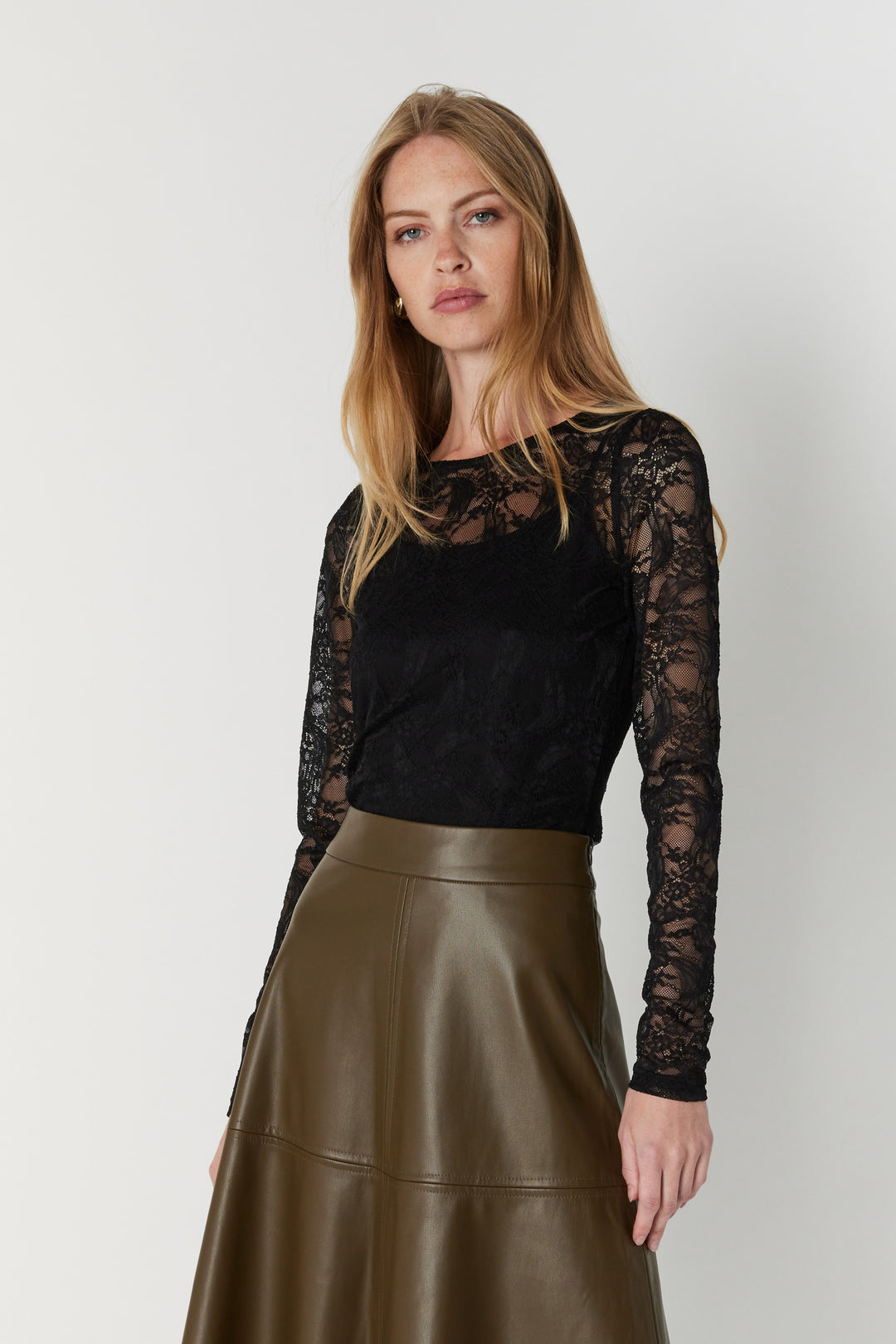 Bruuns Bazaar Women SeliniaBBRound neck blouse Blouse Black